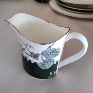 Wedgewood Manhattan Creamer